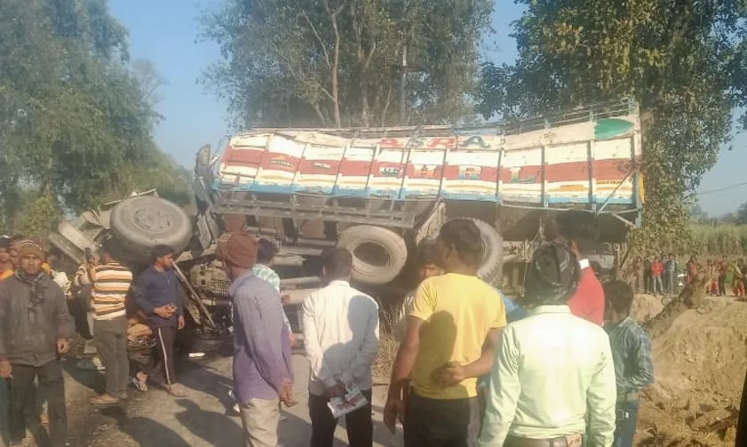 लखीमपुर-खीरी: ओवरटेक करते समय आपस में टकराए 3 वाहन, 1 की मौत...कई घायल 