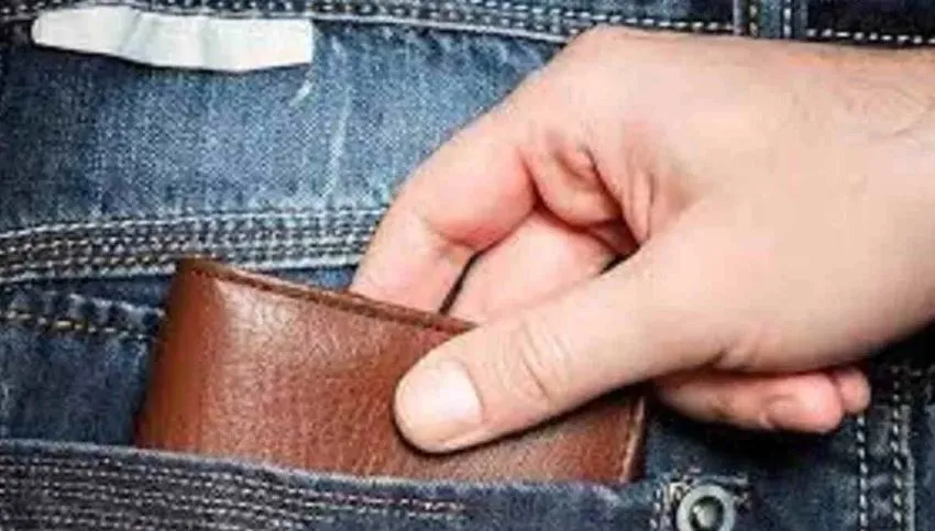 बदायूं: सपा प्रत्याशी के काफिला में पहुंचे जेबकतरे, कई लोगों पर हाथ किया साफ