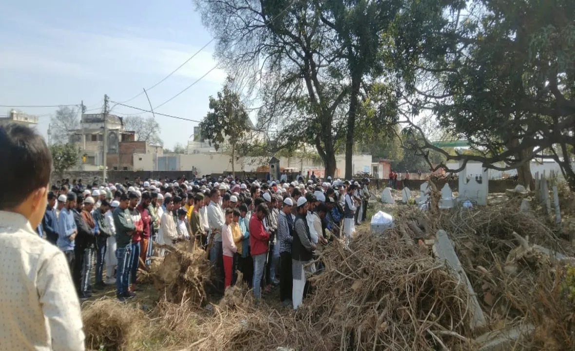 काकोरी अग्निकांड: अंतिम संस्कार के लिए ले जाये गए मृतकों के शव, जनाजे में शामिल हुए हजारों लोग 
