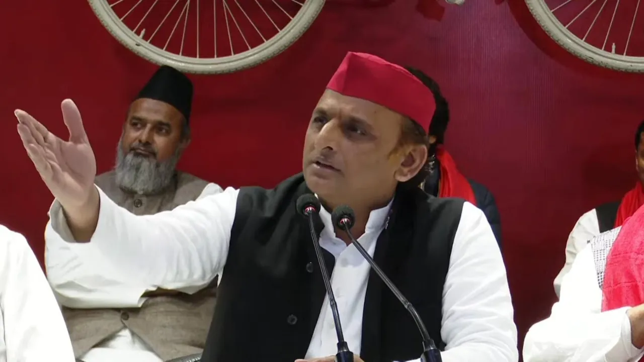 UP के लोग स्वागत और विदाई दोनों करना जानते हैं-मीडिया से बोले अखिलेश, कहा-BJP ने हमेशा PDA को दिया धोखा  