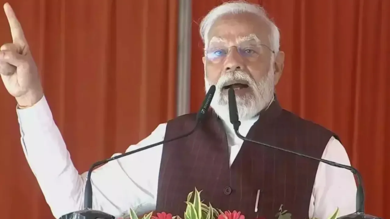 आजमगढ़ में बोले PM मोदी, पिछली सरकारों ने आंखों में झोंकी धूल, 2047 तक भारत को ‘विकसित भारत’ बनाने के लिए दौड़ रहा हूं 