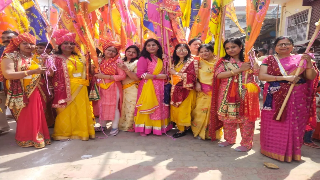 बहराइच: श्याम भक्तों ने निकाली निशान यात्रा, खाटू श्याम के जयकारे लगाते हुए नगर और ग्रामीण क्षेत्रों में किया भ्रमण