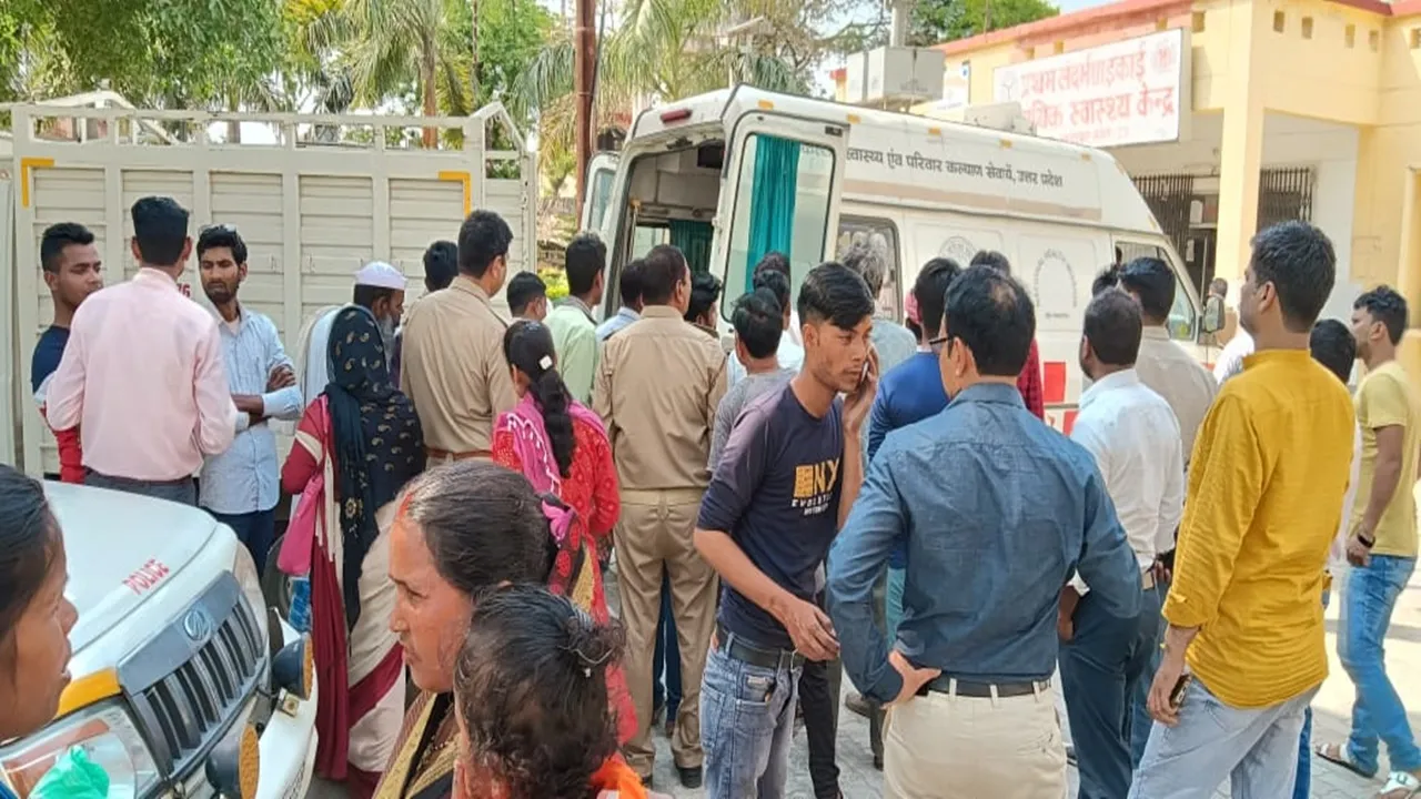 अंबेडकरनगर: दो बाइकों की आमने-सामने भिड़ंत, 2 लोगों की मौत, तीन गंभीर 
