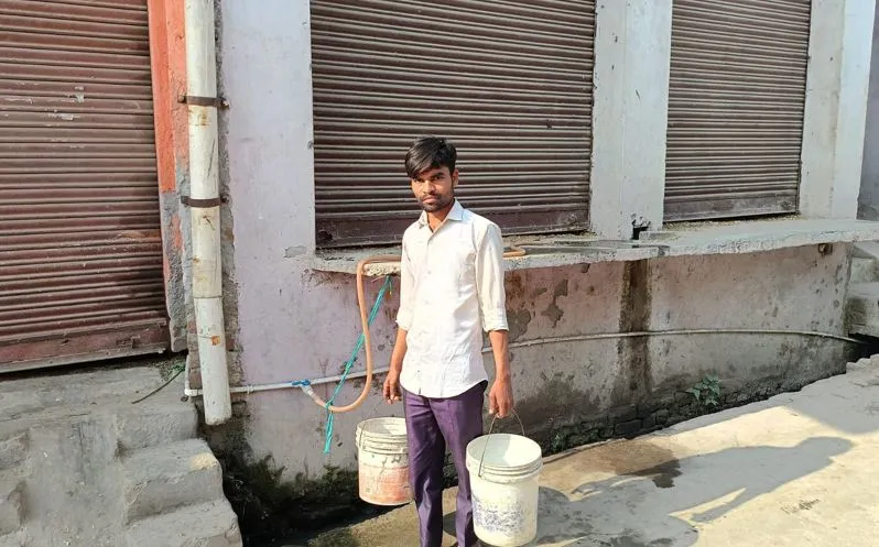 कासगंज: बूंद-बूंद पानी को तरसे बाशिंदे, 6 दिन से जलसंकट को लेकर वार्डवासियों में रोष