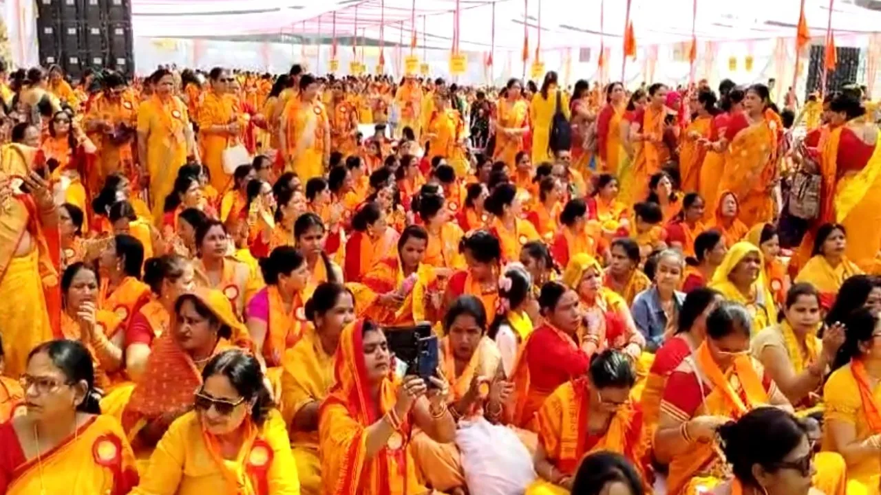 लखनऊ: 5 हजार महिलाएं करेंगी सुंदरकांड पाठ, सनातन ध्वज वाहिका सपना गोयल की अगुवाई में हो रहा अनुष्ठान-Video