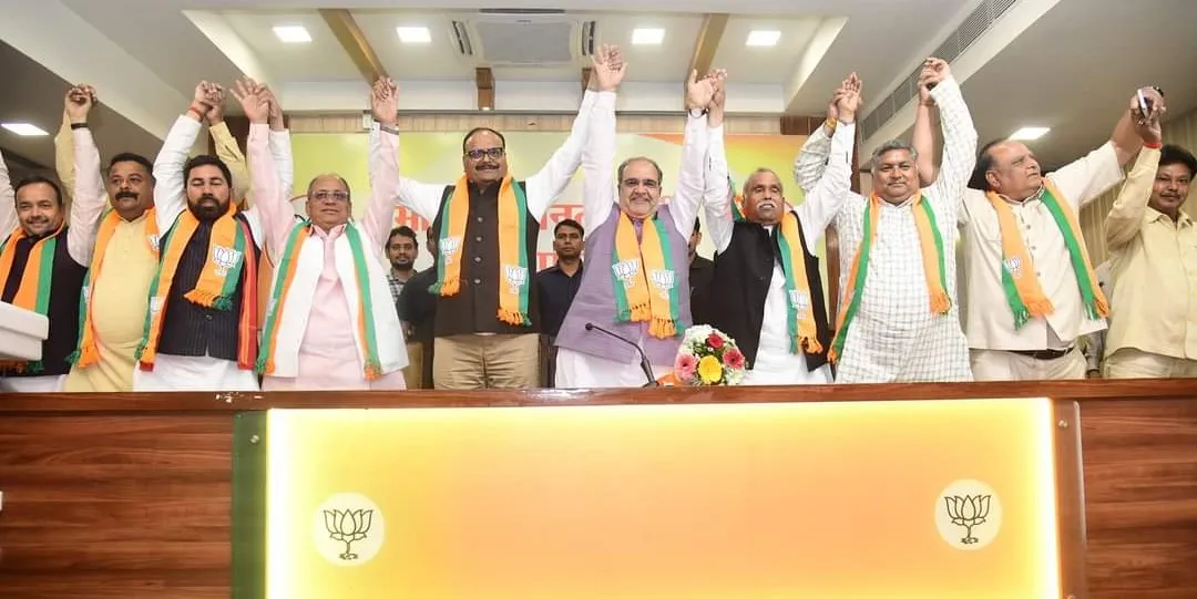 कासगंज: भगवामय हुए देवेंद्र सिंह यादव, सपा छोड़ भाजपा का थामा दामन 