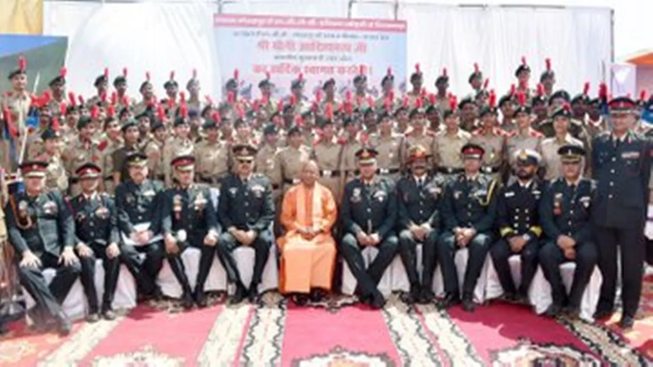 जीवन में सफलता के लिए अनुशासन बहुत जरूरी है, बोले सीएम योगी 