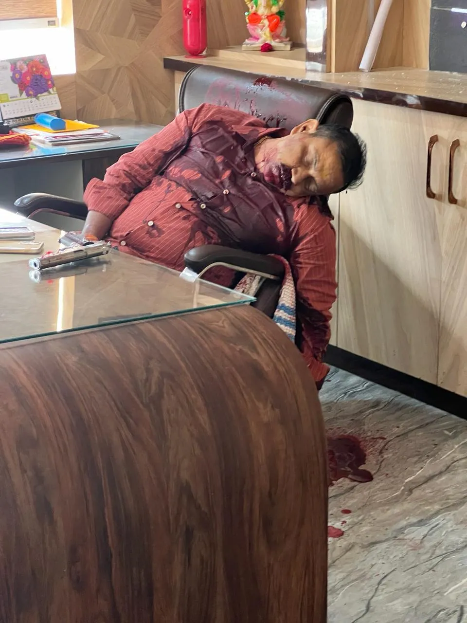 आदित्य मिश्रा के सुसाइट पर पत्नी ने उठाए सवाल, घटना के बाद मिली थी पिस्टल व सुसाइट नोट  