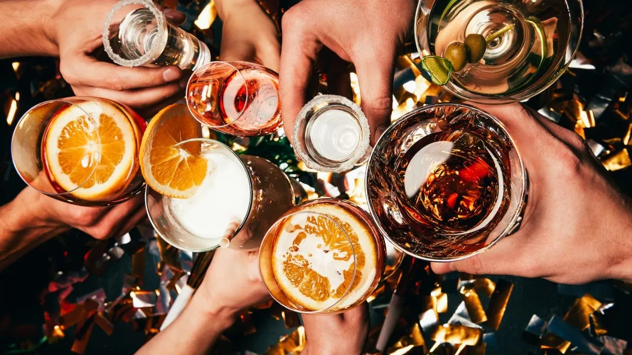 Fatehpur: होली के 48 घंटे में डेढ़ करोड़ की शराब पी गए दोआबावासी...विभाग को जमकर मिला त्योहार में राजस्व