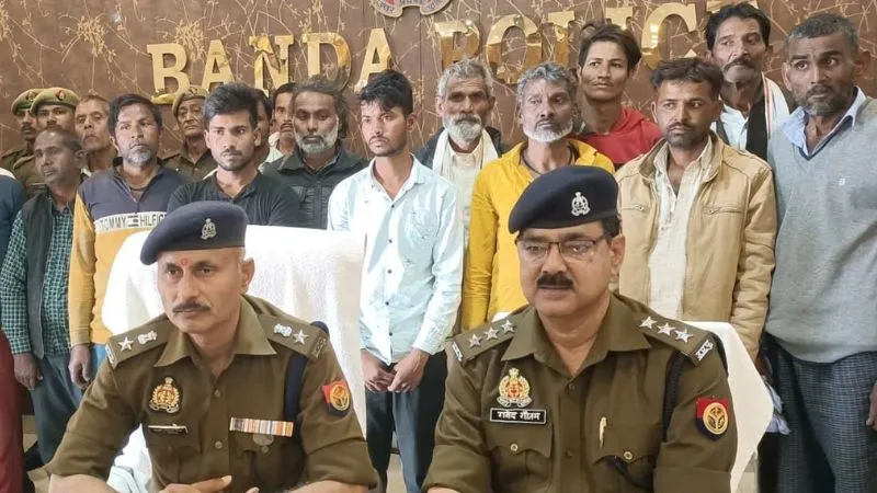 Banda: लोकसभा चुनाव से पहले एक्शन मोड में खाकी...अभियान चलाकर 30 वारंटियों को पकड़ अदालत में किया पेश 
