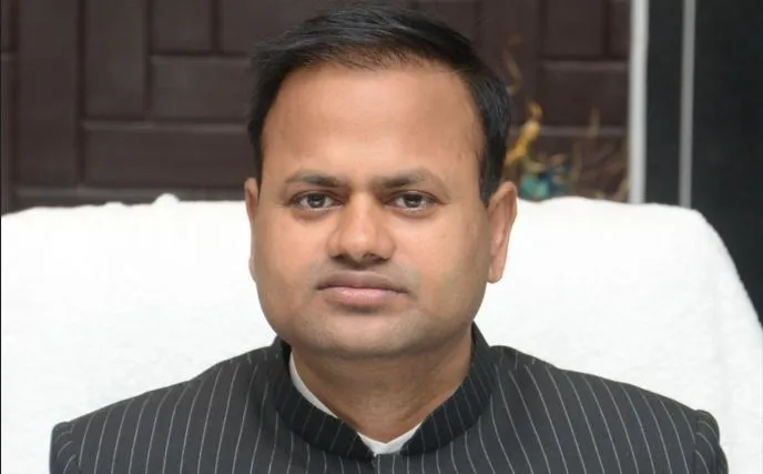 बरेली: डीएम की मतदाताओं को जागरूक करने की नई पहल, गली-गली गाए जा रहे मतदाता जागरूकता गीत