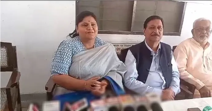 बरेली: होली मिलन समारोह में समाज की फैली कुरीतियों को दूर करने पर की चर्चा