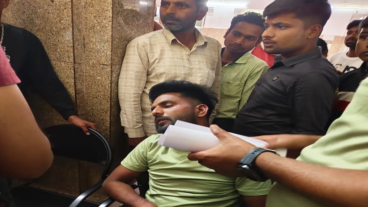 गोंडा: चोरों का अड्डा बना मेडिकल कॉलेज! स्वास्थ्कर्मी बन मोबाइल चुराने वाला रंगे हाथ धरा गया