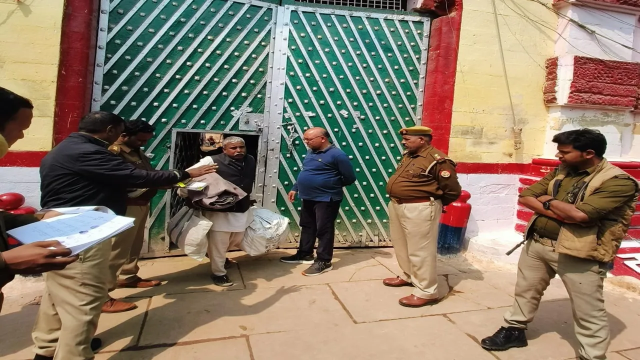 प्रयागराज: 382 अंडरट्रायल बंदियों को जिला जेल में किया गया शिफ्ट