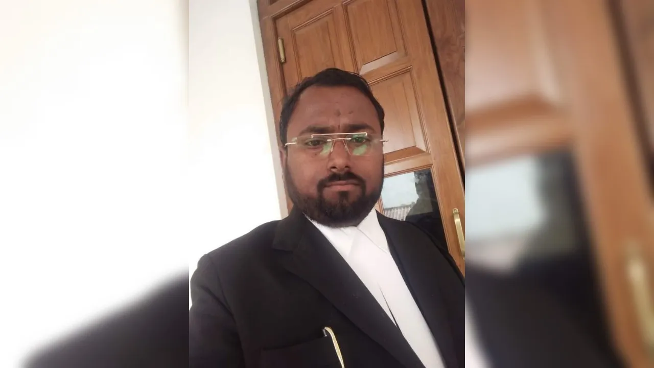 Chitrakoot: अभिनेता राजपाल यादव पर पांच लाख की ठगी का आरोप, अधिवक्ता बोले, क्लब में साझीदार बनाने के नाम पर लिए रुपये
