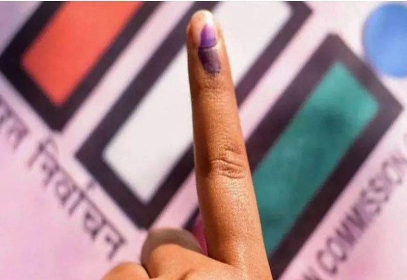 मुरादाबाद : लोकसभा चुनाव के लिए प्रशासन कर रहा तैयारी, प्रत्याशियों की इंतजारी