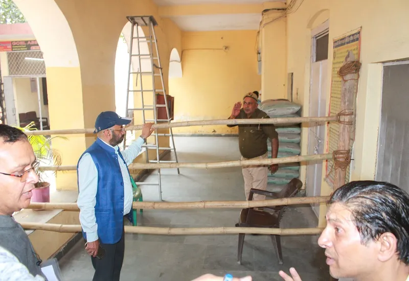 मुरादाबाद में भाजपा-सपा ने नहीं किया प्रत्याशियों का ऐलान, नामंकन आज से शुरू...डीएम ने लिया जायजा