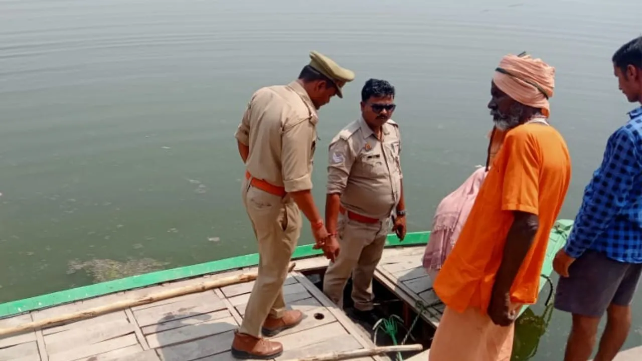 Fatehpur News: नहाने के दौरान नौबस्ता घाट में चार किशोर डूबे...तीन को बचाया, एक लापता, गोतखोर कर रहे तलाश