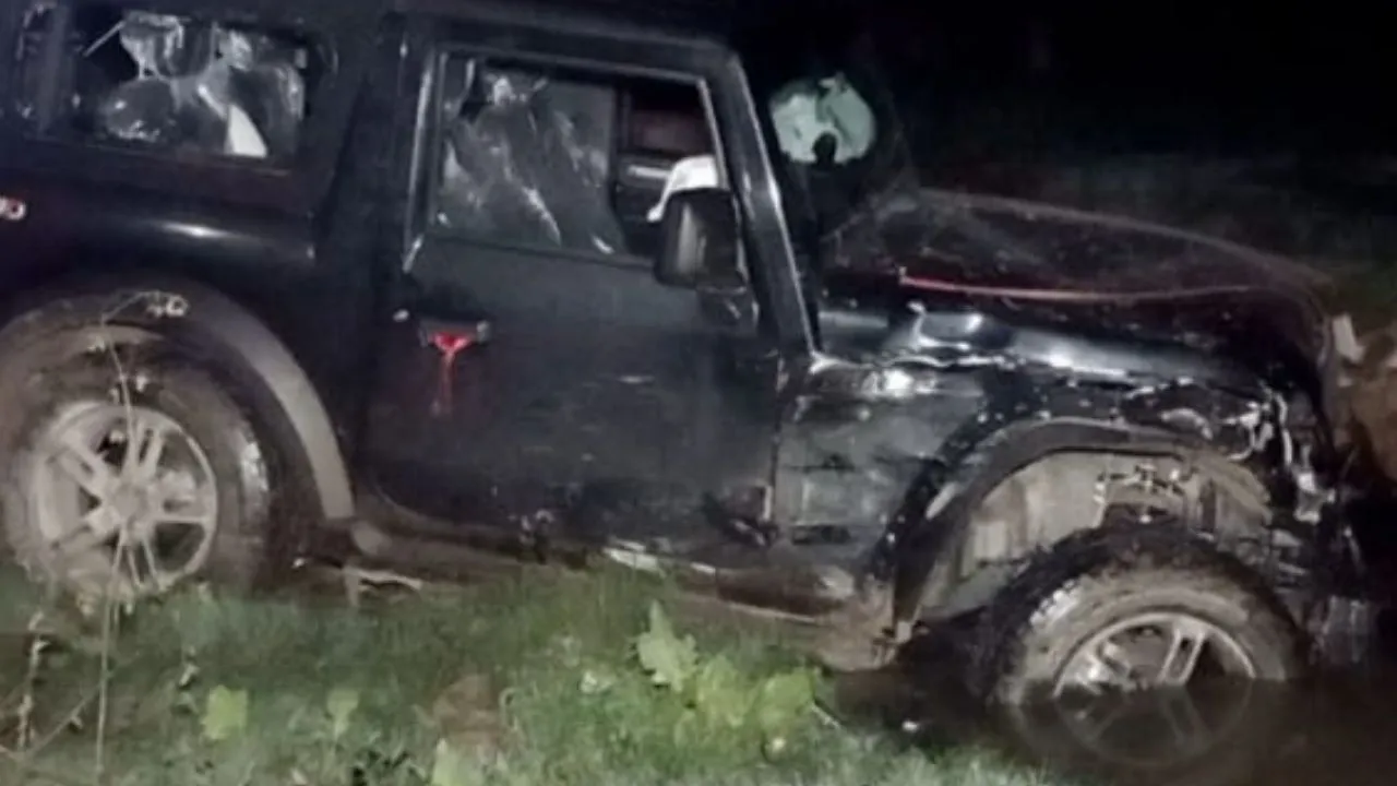 Etawah Accident: थार ने कार में मारी टक्कर...एक की मौत व तीन घायल, शादी की खुशियां मातम में बदली