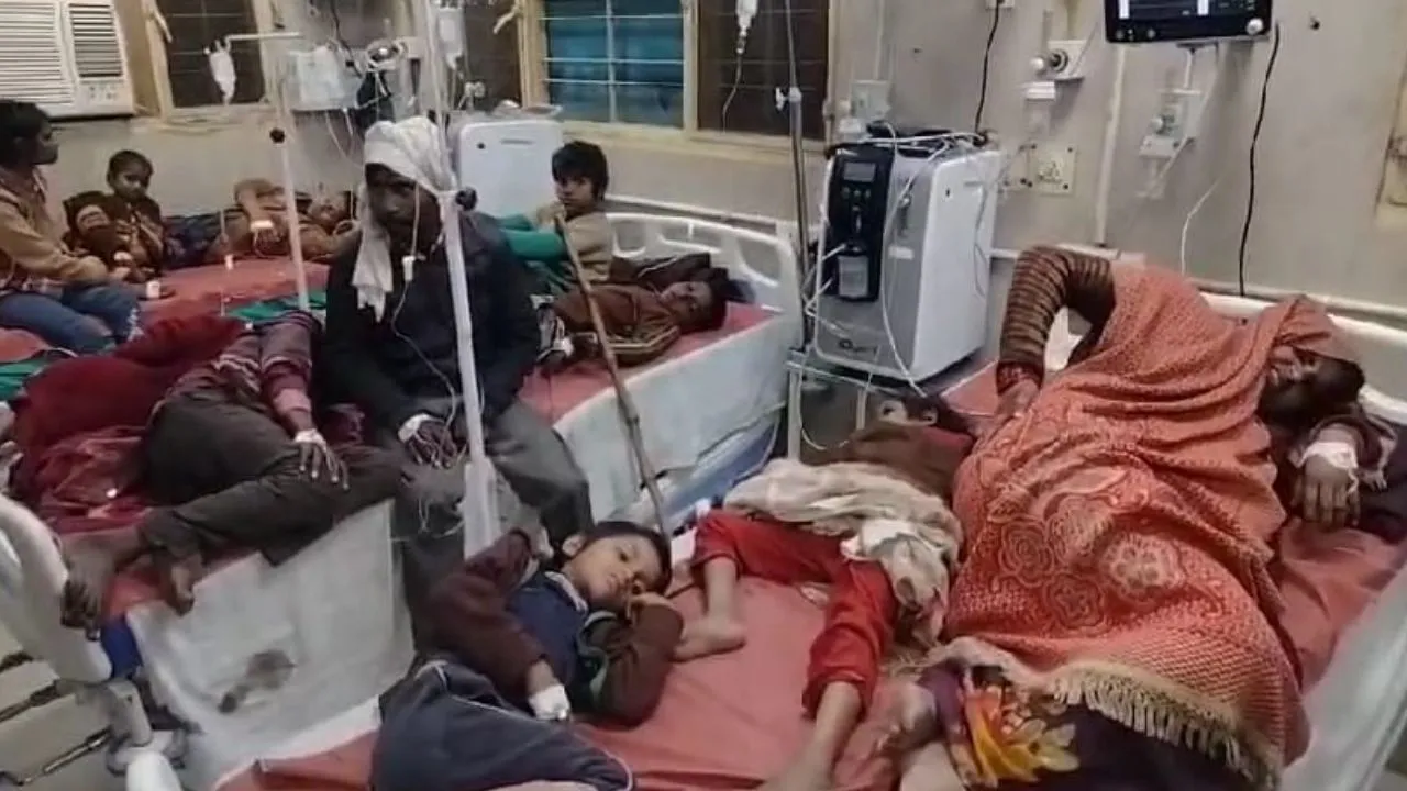 Farrukhabad: दावत में खाने के बाद घर पैक कराकर ले गए चिकन बिरयानी...परिवार के लोगों की बिगड़ी हालत