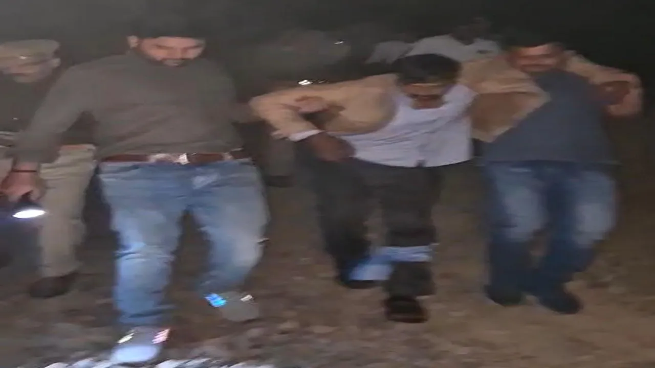 GRP का ऑपरेशन लंगड़ा: मुरादाबाद से गैंगस्टर, सुल्तानपुर का हिस्ट्रीशीटर रमेश साहू मुठभेड़ के बाद गिरफ्तार...यूपी की राजधानी में भी दे चुका है वारदात को अंजाम