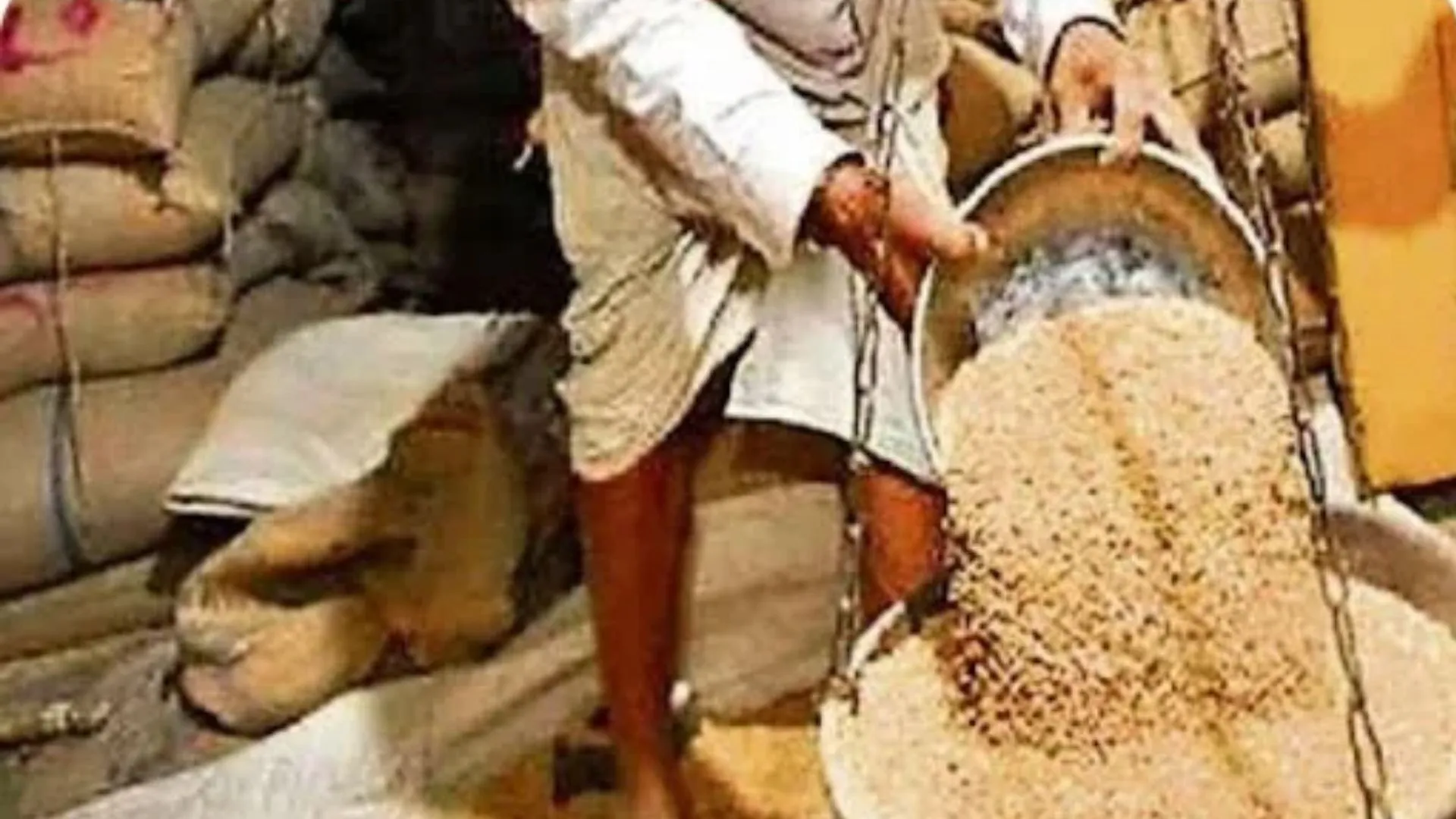 बरेली: ई-वेइंग मशीनों के डर से दुकानें सरेंडर करने लगे कोटेदार, दो ने दिया इस्तीफा