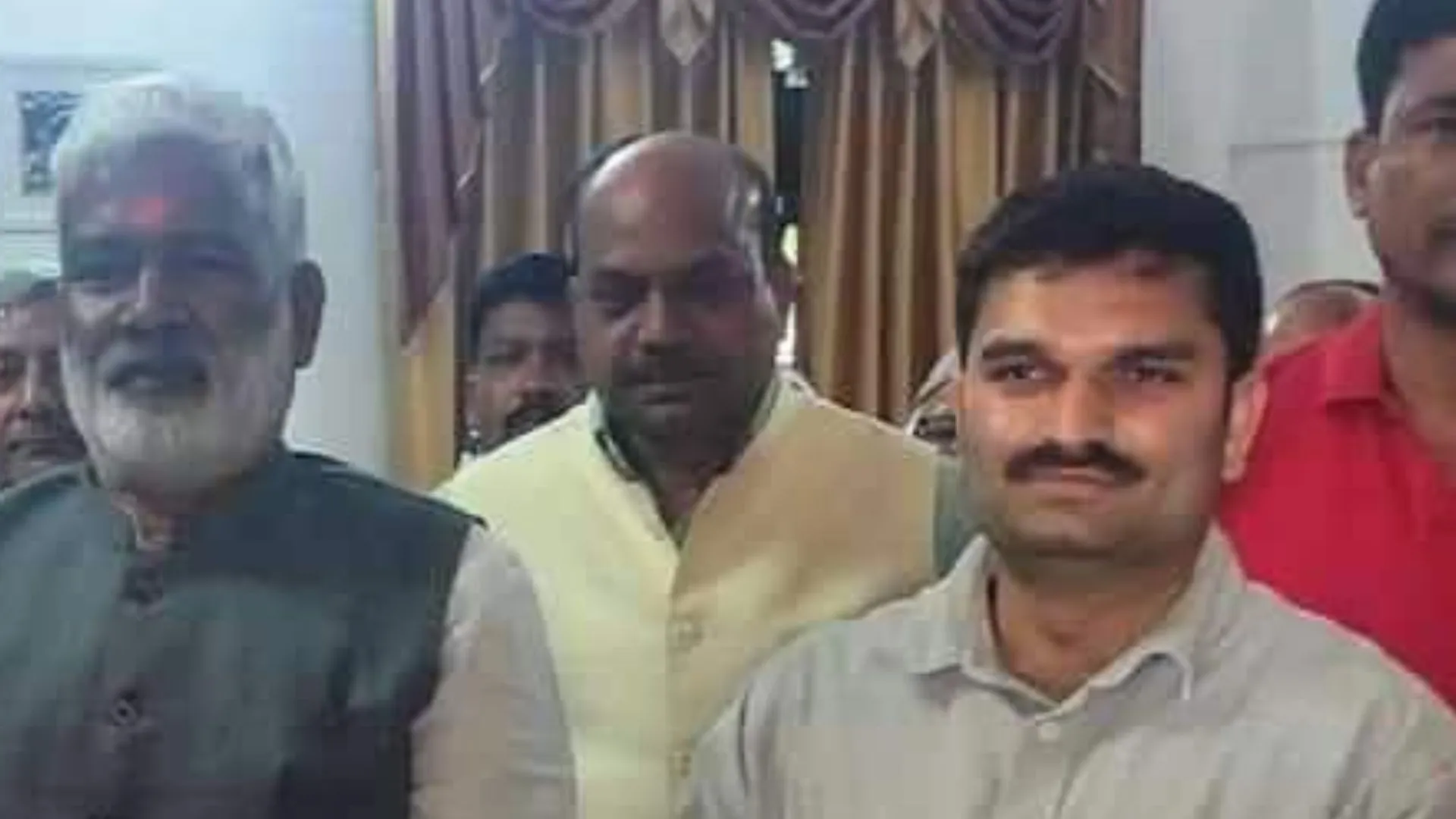 लखीमपुर खीरी: विधायक अमन गिरि के फार्म हाउस पर पहुंचे स्वतंत्र देव सिंह, क्षेत्र के विकास पर की चर्चा