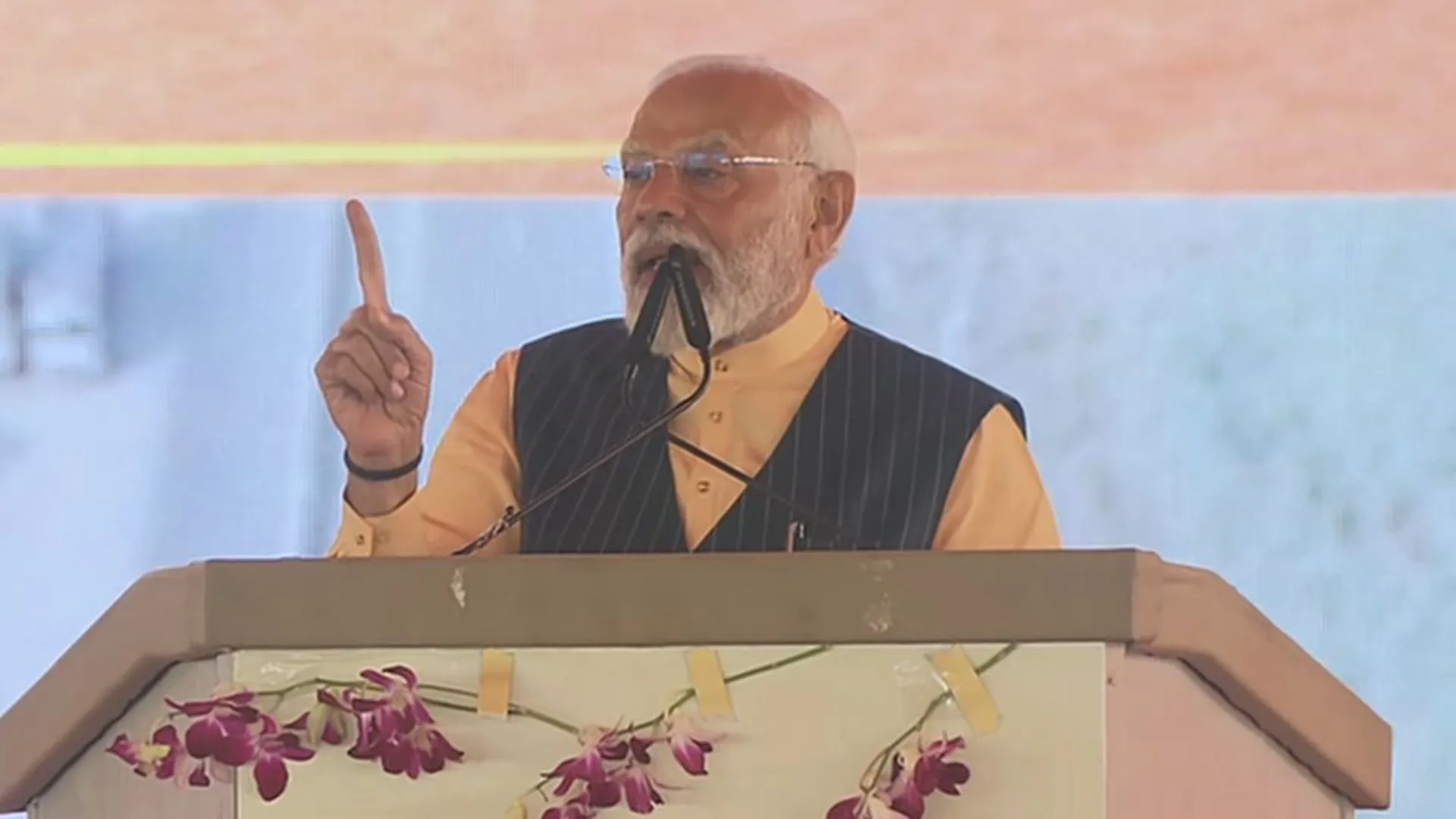 'बिहार में जंगलराज लाने वाला परिवार युवाओं का सबसे बड़ा है गुनहगार', PM मोदी का RJD पर बड़ा हमला 