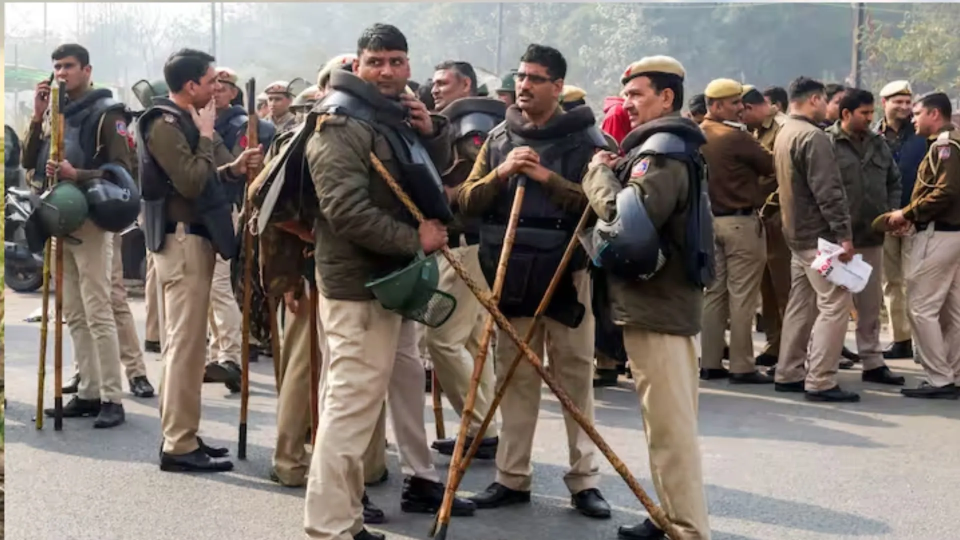 CAA लागू होने के बाद उत्तर पूर्व दिल्ली में सुरक्षा कड़ी, अर्द्धसैनिक बलों का फ्लैग मार्च 