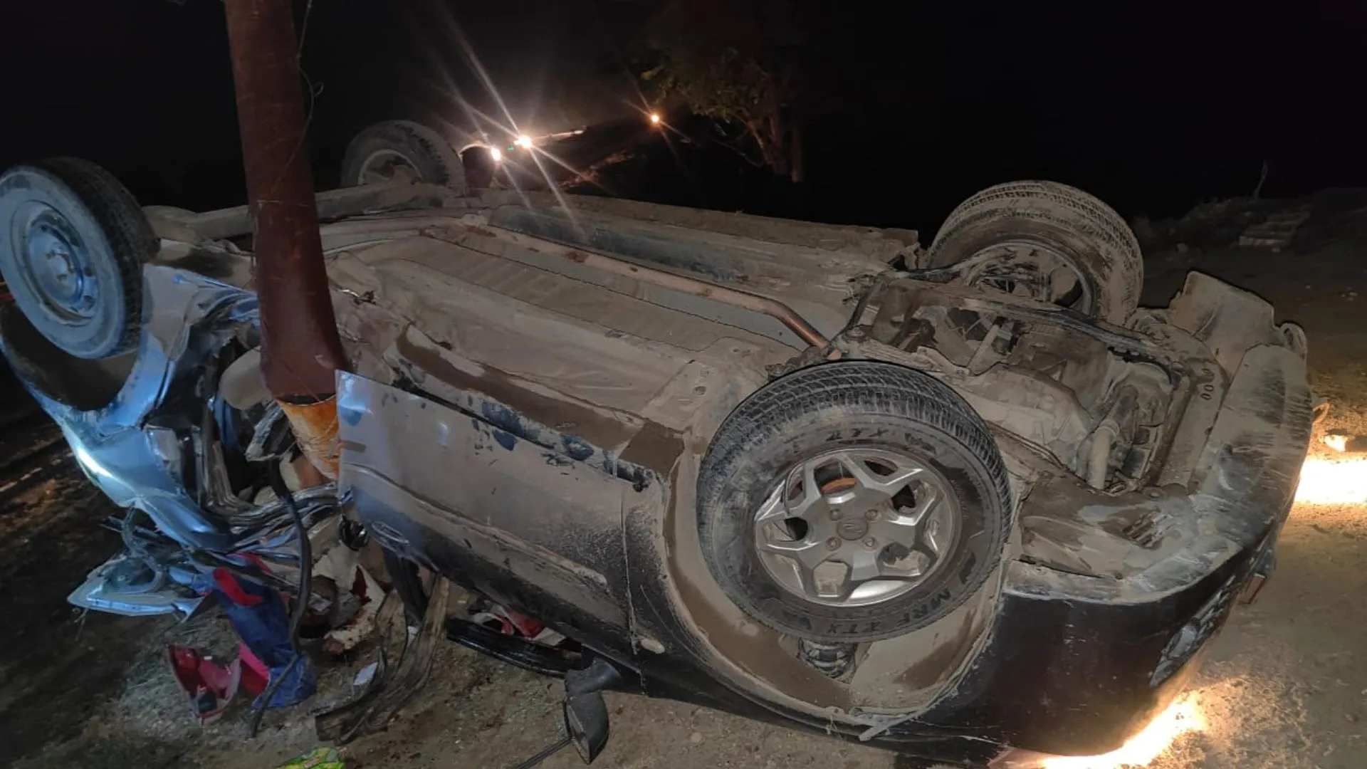 बरेली में भीषण हादसा: कार अनियंत्रित होकर खंभे से टकराई, MBBS के दो छात्रों की मौत...दो घायल