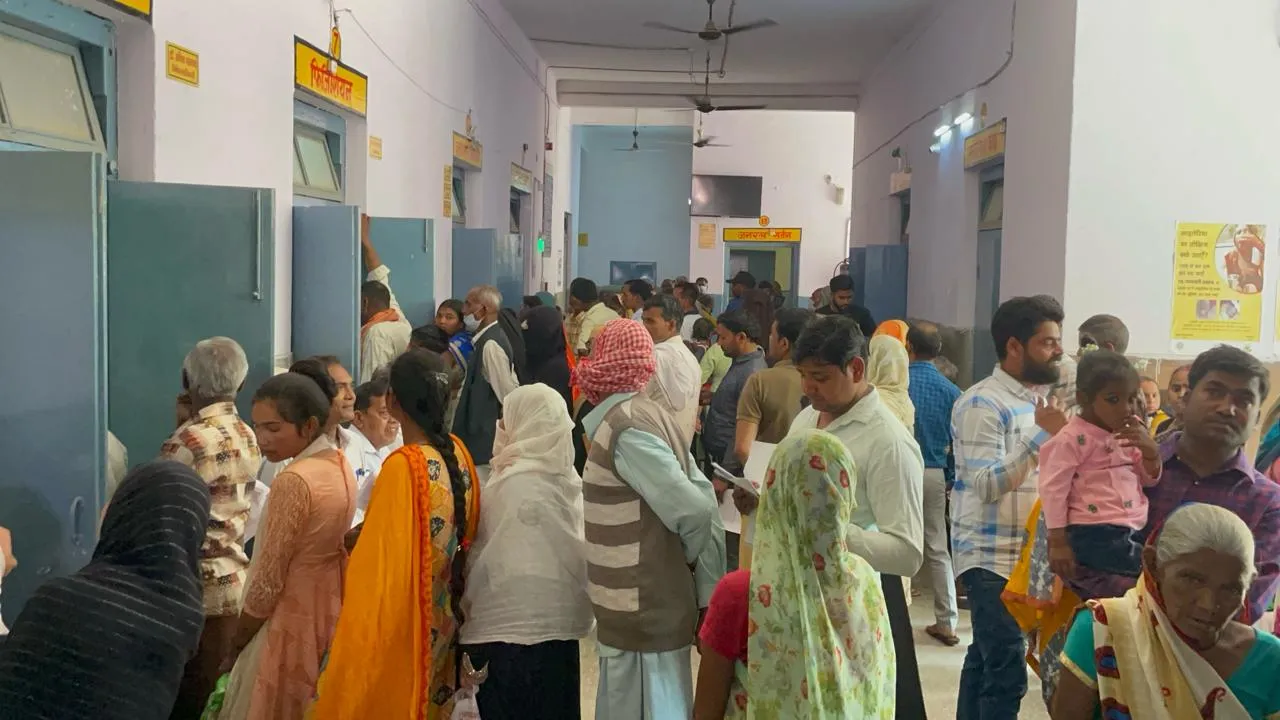 बरेली: होली के बाद से बढ़ रहे सीने में दर्द और वायरल फीवर के मरीज, जानें डॉक्टर की सलाह