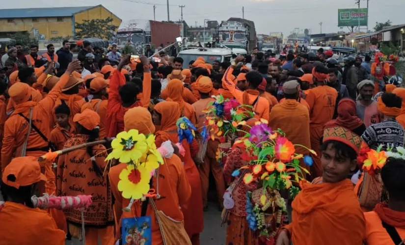 बाजपुर: कार की टक्कर से कांवड़िया घायल, साथियों ने लगाया जाम