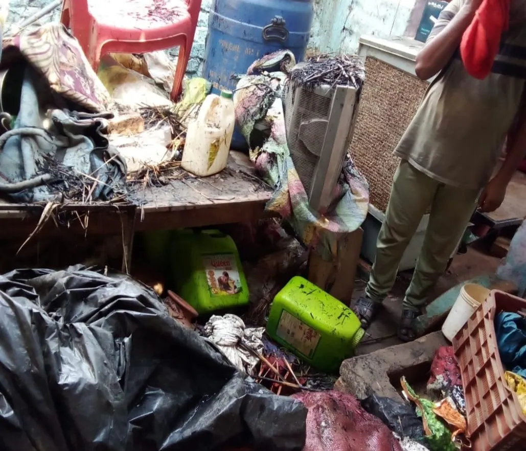 Fatehpur Fire: दो घरों में लगी आग, गृहस्थी जलकर हुई खाक, पीड़ित बोले- अब बड़ा संकट...