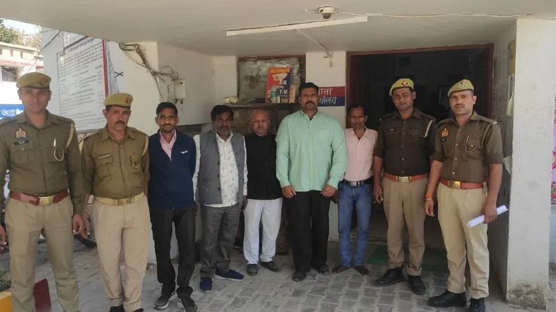 Kanpur Dehat: पर्यावरण विभाग की फर्जी टीम का भंड़ाफोड़...पांच शातिर गिरफ्तार, कबाड़ी से वसूली की शिकायत पर की कार्रवाई