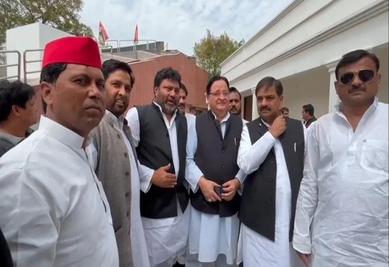 मुरादाबाद: डॉ.एसटी हसन को लोक सभा से टिकट होने की कांठ और देहात विधायक ने वीडियो की वायरल, कार्यकर्ताओं में दौड़ी खुशी की लहर