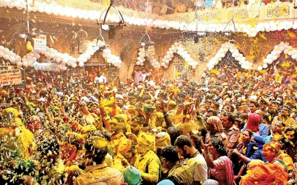 आप भी अपनी होली को बनाना चाहते हैं यादगार, इन खास जगहों पर जाकर करें सेलिब्रेट