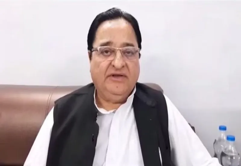 दिल्ली में नमाज़ी से बदसलूकी का मामला: MP ने दिल्ली कमिश्नर को लिखा पत्र, कहा- मनोज तोमर जैसे लोग एकता और अखंडता के लिए खतरा! 