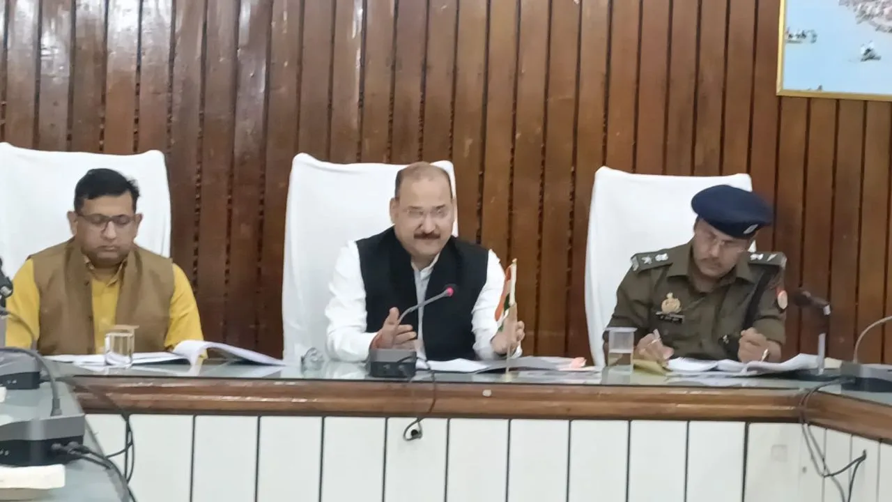 Lok Sabha 2024: शांतिपूर्ण व निष्पक्ष चुनाव के लिए लोकसभा क्षेत्र 19 जोन और 185 सेक्टरों में विभाजित...अधिकारियों ने दी ये जानकारी