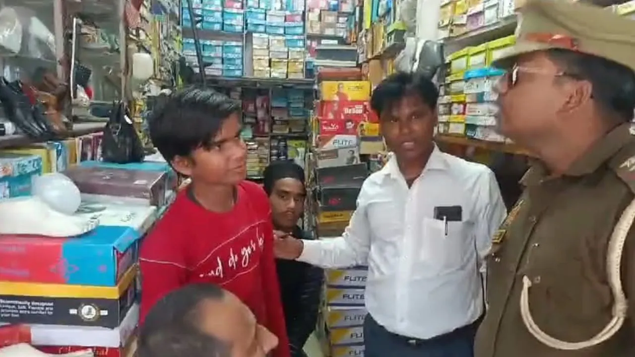 Farrukhabad News: सात किशोर बाल श्रमिकों को पकड़ उनके परिजनों को सौंपा...प्रतिष्ठान मालिकों पर की कार्रवाई