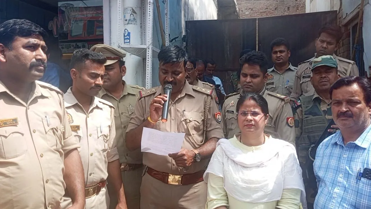 Farrukhabad: बार एसोसिएशन के पूर्व महासचिव संजीव पारिया की 1 करोड़ 20 लाख की संपत्तियां कुर्क...अब तक इतने की हो चुकी कुर्की