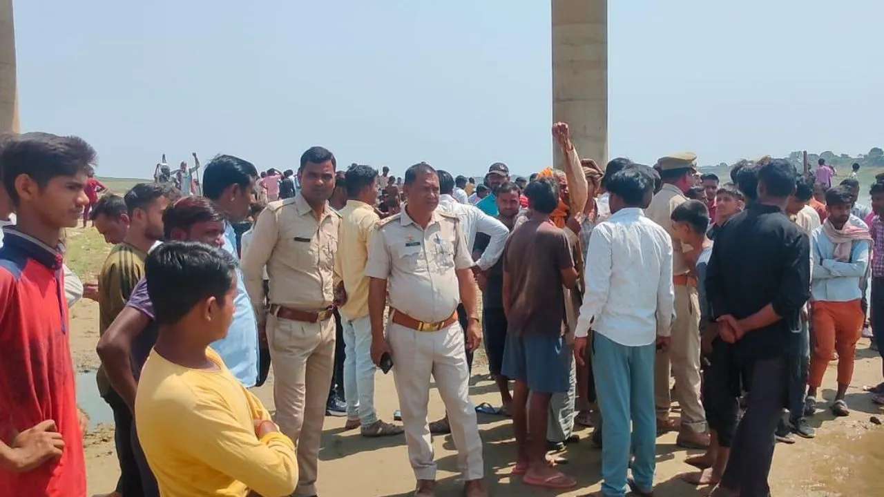 Fatehpur News: यमुना नदी में नहाने गए तीन दोस्त डूबे...दो की मौत, एक की हालत नाजुक, गहराई में जाने से हुआ हादसा