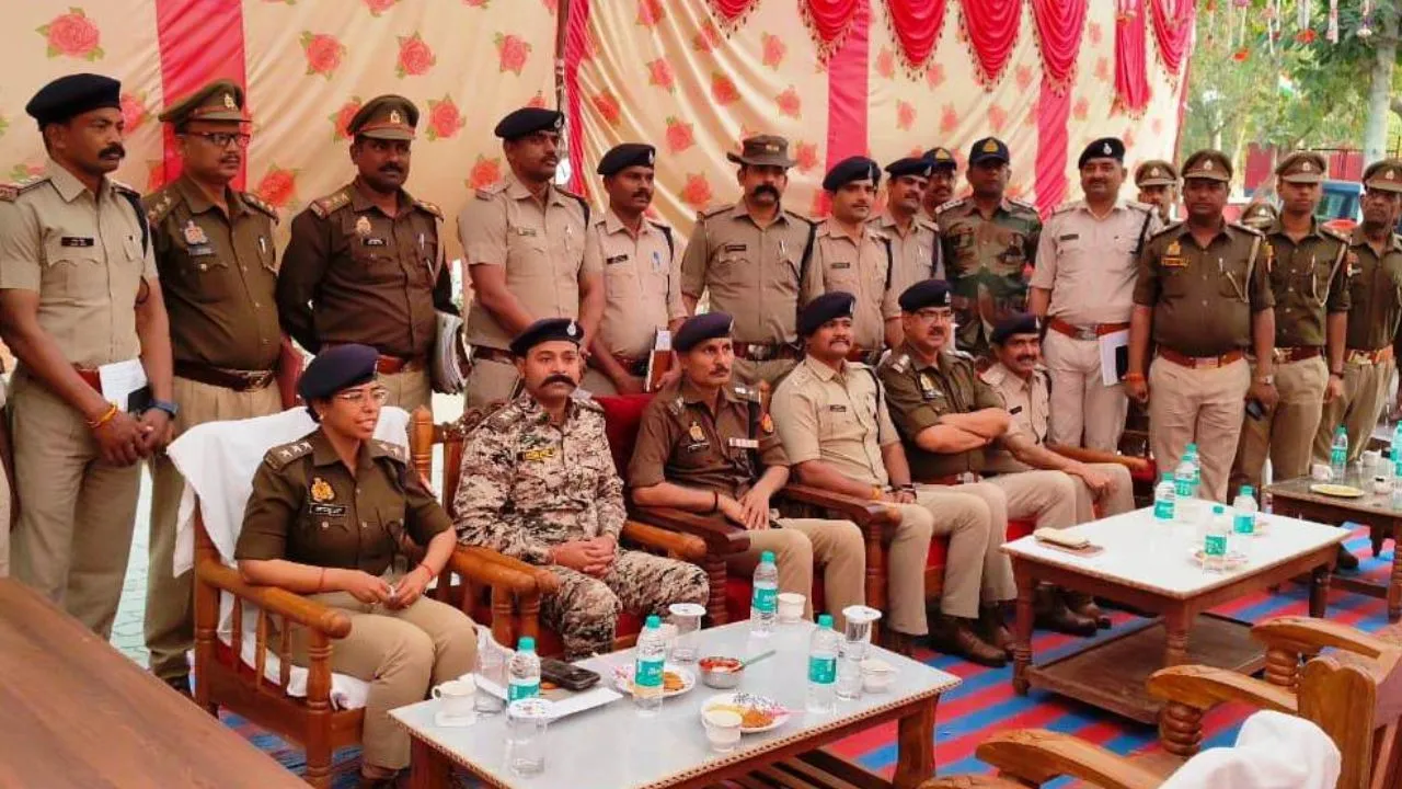 Banda में एएसपी ने की बैठक, यूपी-एमपी के पुलिस अधिकारी सीमा क्षेत्रों में रखे कड़ी नजर, दिए ये निर्देश