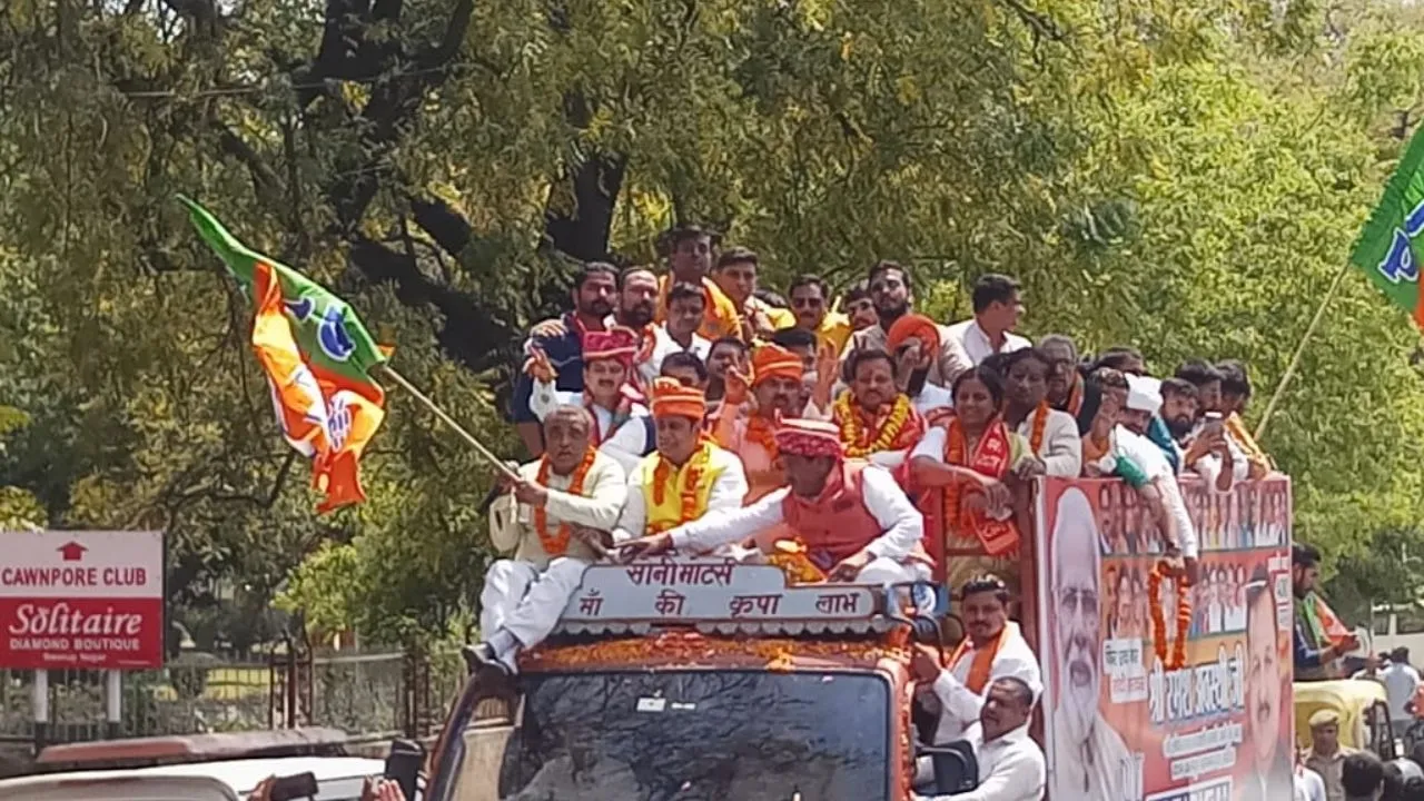 Kanpur: BJP प्रत्याशी रमेश अवस्थी के स्वागत में भाजपा ने दिखाई ताकत...रोड शो से पचौरी और महाना गुट दिखे नदारद 