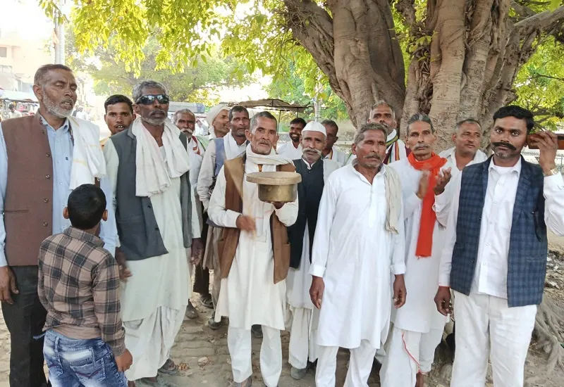 Holi 2024 : यहां ढोल मंजीरा और कांसे की थाली बजाकर गाते हैं होली 