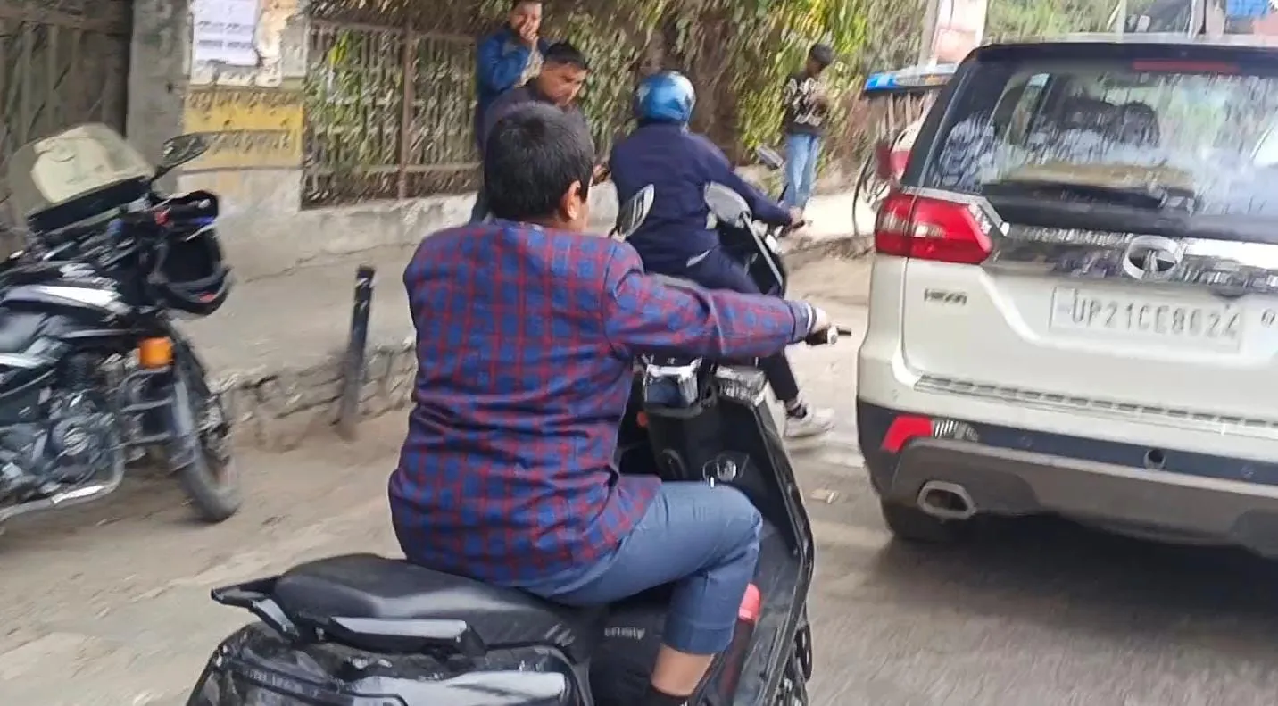 scooty 2