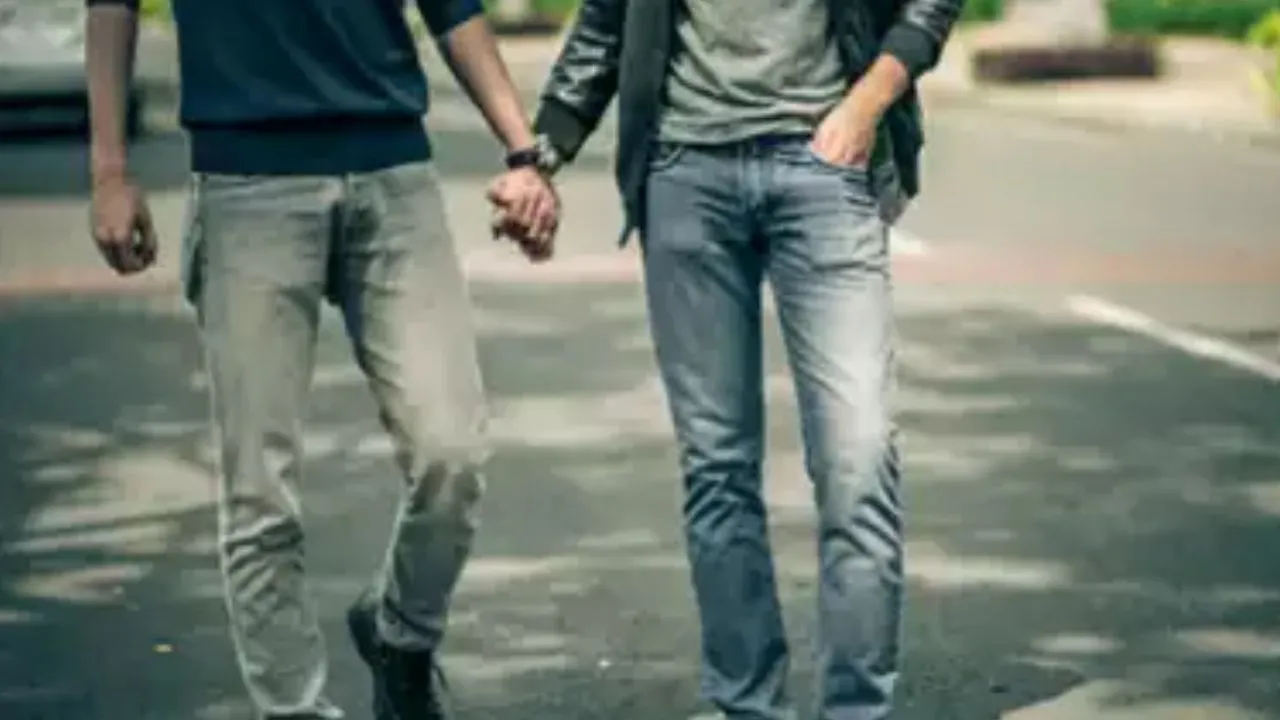 Kanpur: झकझोर देगी ट्रांसजेंडर और कैफे संचालक के बीच प्यार की कहानी; जिस प्रेमी के लिए जेंडर बदला उसी ने दिया ऐसा धोखा, पढ़ें...   