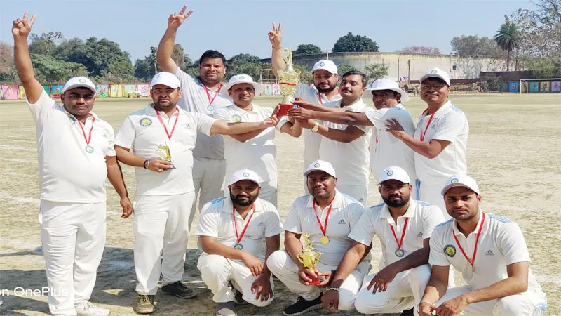 बहराइच: वाणिज्य कर विभाग के स्थापना दिवस पर आयोजित हुआ मैत्री क्रिकेट मैच, जानिए किस टीम ने मारी बाजी?
