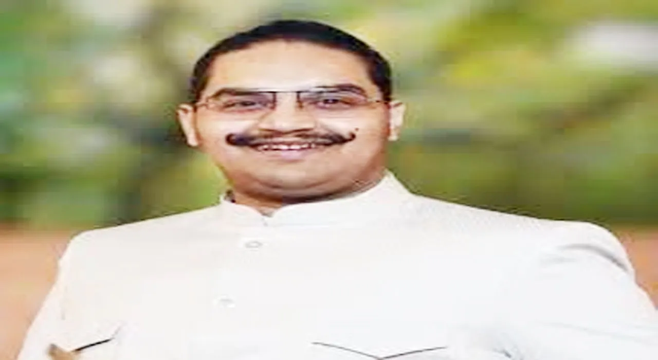 VIDEO: मुख्तार के बेटे का अस्पताल प्रशासन पर आरोप, कहा- 900 किमी. से पिता को देखने आया लेकिन मुझे मिलने नहीं दिया गया...