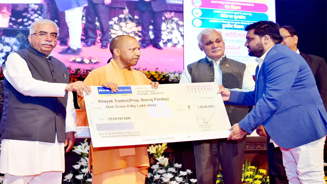 आज भारतीय उत्पाद छा रहे, दुश्मन देश चीन के उत्पाद हो गए बाहर : सीएम योगी 