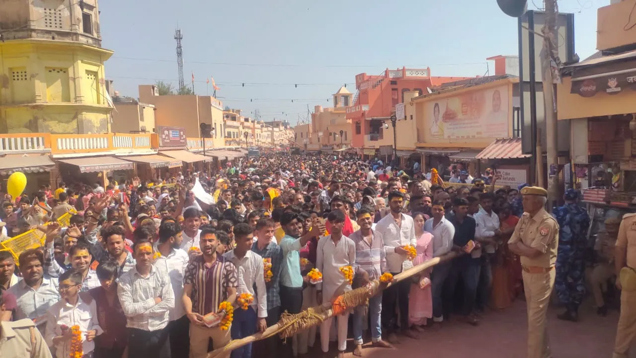 अयोध्या: भगवान राम की ननिहाल छत्तीसगढ़ से आए भट्ठा मजदूरों ने किया रामलला का दर्शन, कही दिल छू लेने वाली बात...